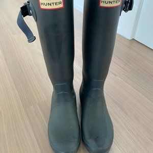 Hunter, Women's Refined Slim Fit Tall Rain Boots, US 7, Navy